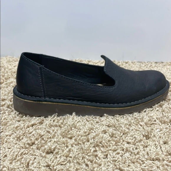 L.L. Bean Shoes - L.L. Bean Stonington Black Leather Slip-on Loafers Size 7